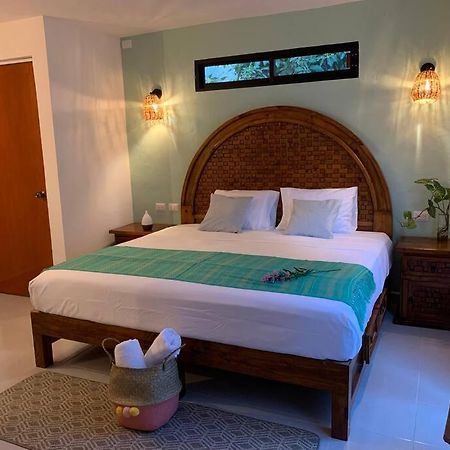 Private Full House With Pool And Cozy Patio Villa วัลลาโดลิด ภายนอก รูปภาพ