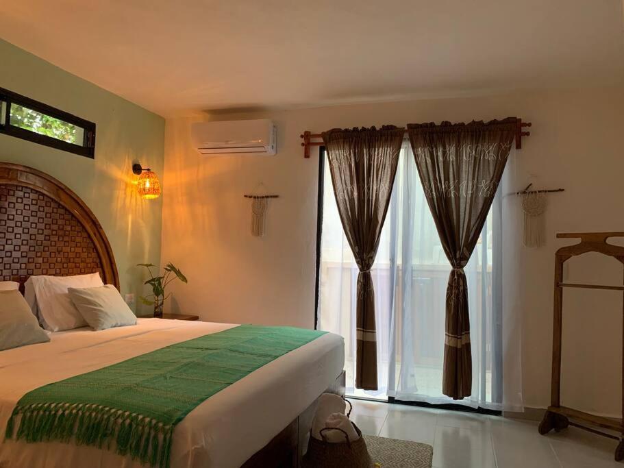 Private Full House With Pool And Cozy Patio Villa วัลลาโดลิด ภายนอก รูปภาพ